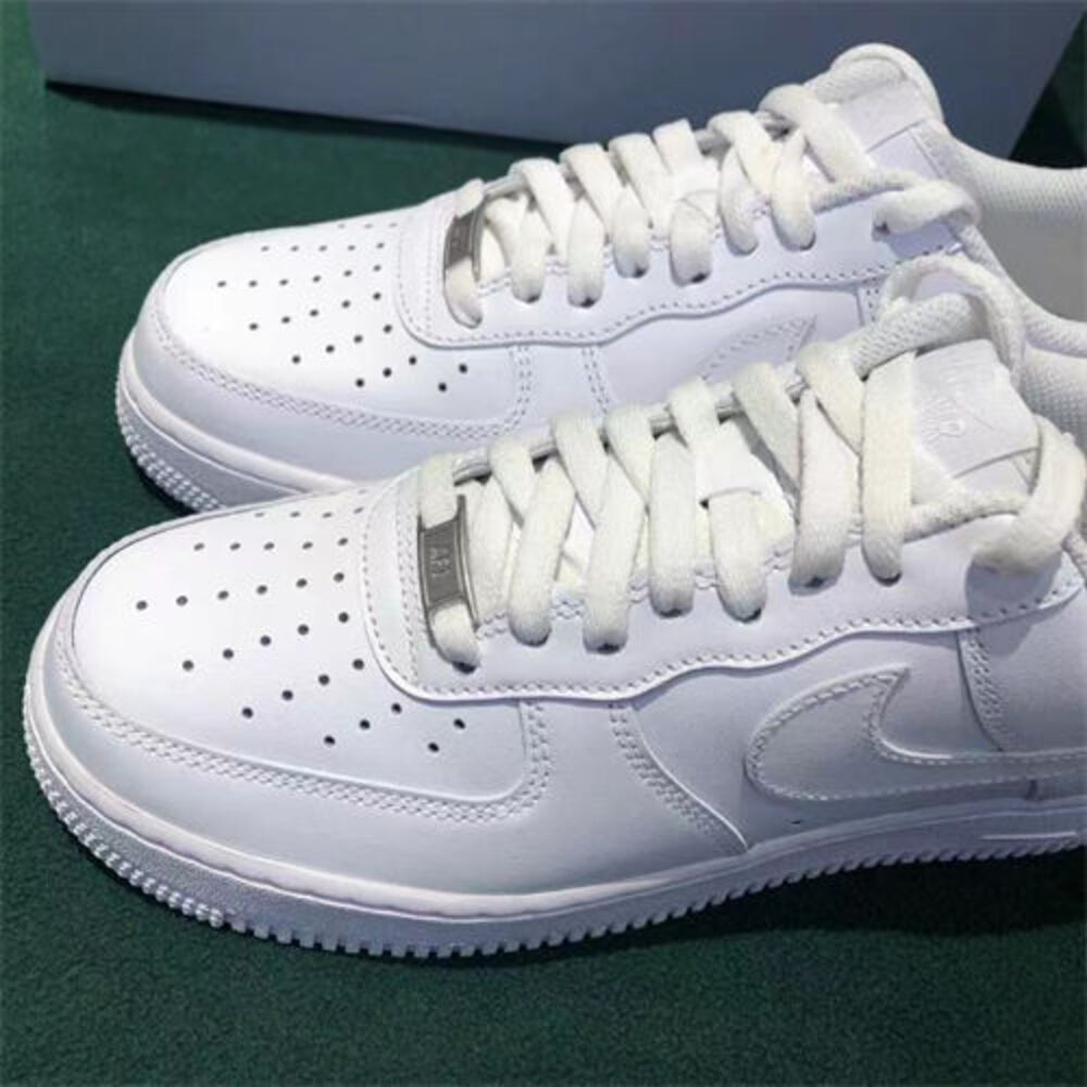 Nike Air Force 1 White - Picture 2 of 5